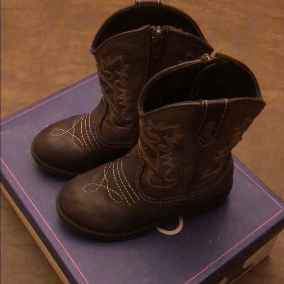 cherokee darcy boots